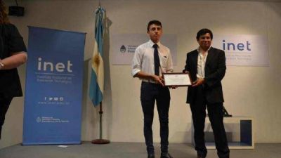 Naci�n financia proyectos de alumnos catamarque�os