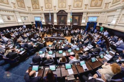 Con el Presupuesto sancionado, Vidal ya puede endeudarse y subir impuestos