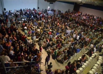 El Gobierno entreg� 400 casas en La Punta y celebr� un r�cord: 3112