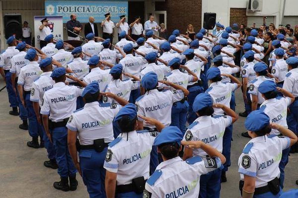 Ducot� encabez� el acto de colaci�n de 79 agentes de la Polic�a Local