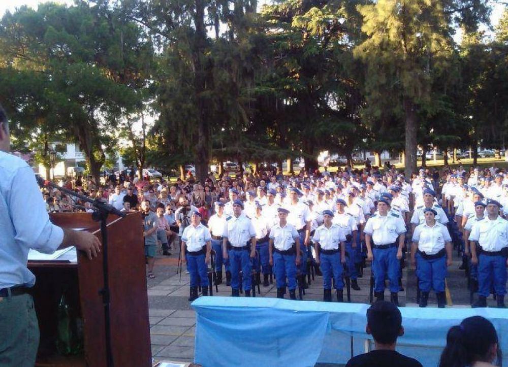 Egresaron los 130 flamantes nuevos efectivos policiales