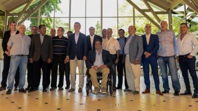Sin los Moyano, Mauricio Macri brind� con sindicalistas en Olivos