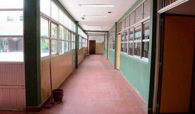 Secundarias municipales no pueden emitir t�tulos por falta de internet