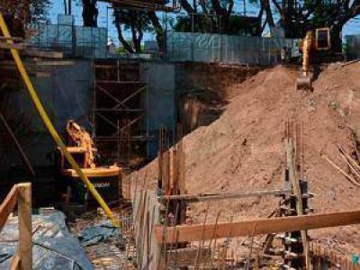 Por la rotura de un ca�o de la red cloacal de AySA, la avenida Libertador permanecer� cerrada