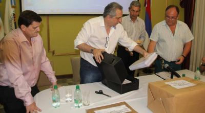 Passalacqua presidi� licitaci�n para saneamiento del arroyo Mbotaby de Ober�
