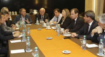 Qu� es la �miniliga Savoy� que integra el gobernador Schiaretti