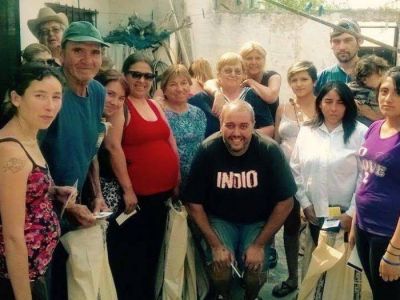 El FR tambi�n entreg� la bolsa navide�a