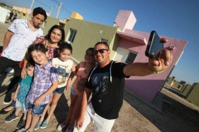 Entregaron 116 viviendas a vecinos de Chimbas