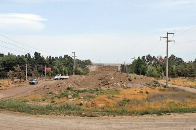 Basura y escombros alimentando espacios bald�os en la zona del Cord�n Forestal