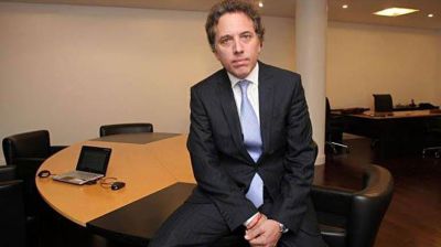 Nicol�s Dujovne se prepara para una lucha contra el gremio de Moyano