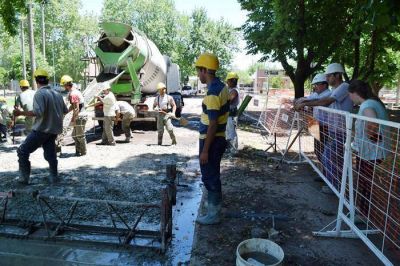 En el Barrio 96 Viviendas comenzaron las obras de pavimento