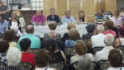 LEGISLADORES DEL FR ENTREGARON SUBSIDIOS A JUBILADOS