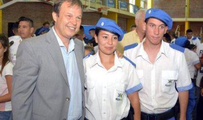 Cascallares en el egreso de 377 polic�as locales