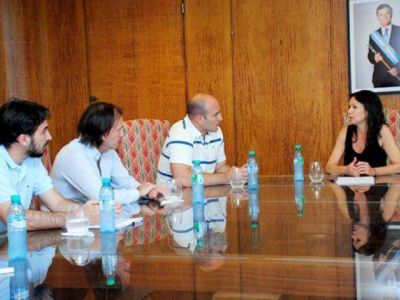 Molina y Stanley coordinan acciones