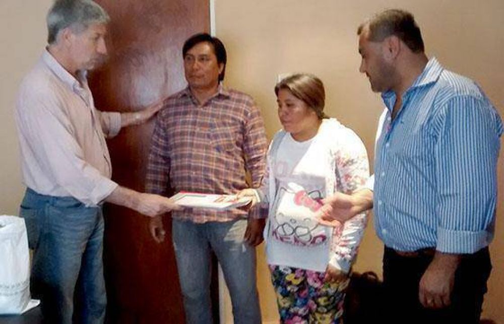 Entregaron viviendas a casos especiales en Rivadavia Banda Sur
