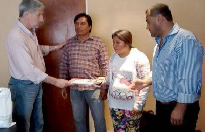 Entregaron viviendas a casos especiales en Rivadavia Banda Sur