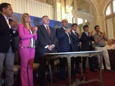 Manzur pidi� a su equipo no responder �injurias�