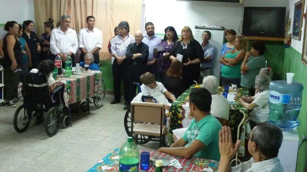 Griselda Herrera visit� el Hogar San Jos� y dese� unas Felices Fiestas