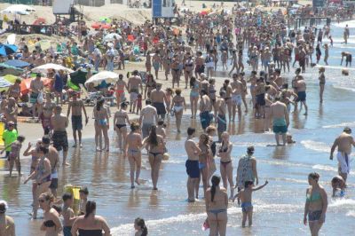 En una encuesta, m�s del 75% de los consultados pidi� reducir la �privatizaci�n� de playas