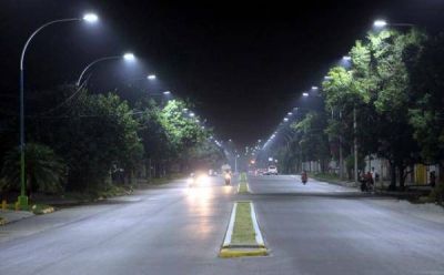 Avanzan los trabajos de instalaci�n de 1.300 luminarias LED en la Capital