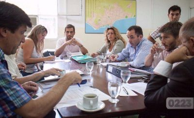 El aumento de tasas super� la comisi�n de Hacienda y el jueves se trata en el recinto