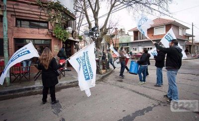 Gastron�micos se movilizan en reclamo del pago del bono de fin de a�o