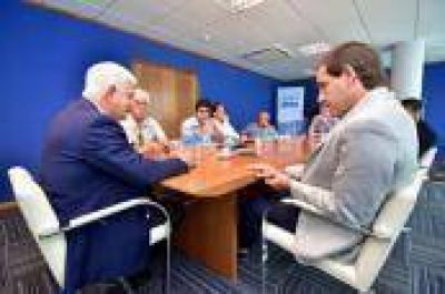 Garro se reuni� con las autoridades de ABSA: 