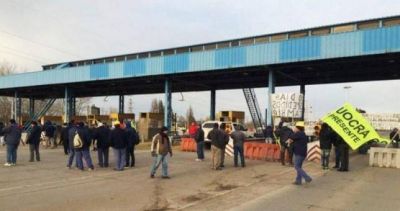 Desocupados neuquinos de la Uocra cobrar�n un bono de 4.000 pesos