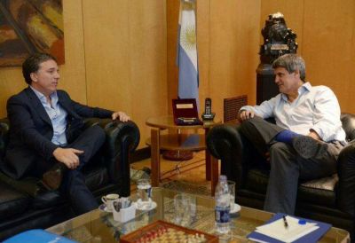 Cumbre y traspaso: Alfonso Prat-Gay recibi� a Nicol�s Dujovne