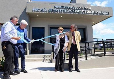 Andreotti inaugur� la Fiscal�a de Investigaciones de Drogas Il�citas
