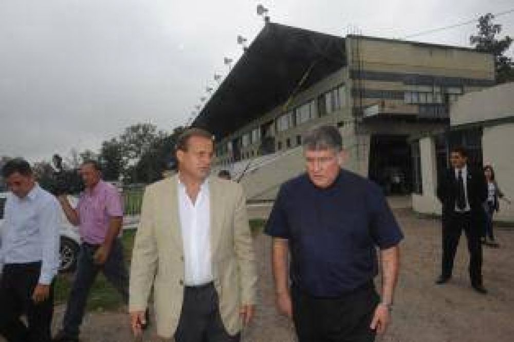 �Manzur mejor� el di�logo con la Bancaria�