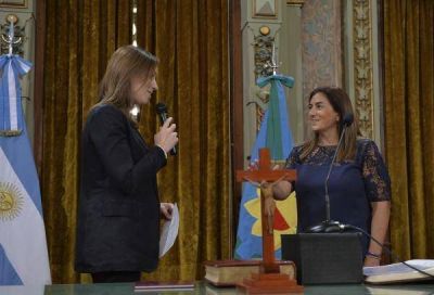 Vidal tom� juramento y salud� a los empelados de la Gobernaci�n