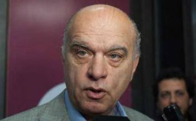 N�stor Grindetti: 