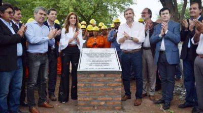 La Gobernadora y Rogelio Frigerio destacaron la obra del azud en Cruz Bajada
