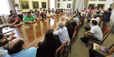 El gobernador Bordet recibi� a representantes de 36 gremios