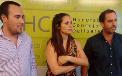 Concejales denuncian intento de comprar votos y aprietes