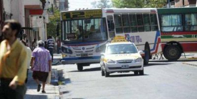 Desde este domingo ya ser� m�s caro viajar en colectivo y taxi