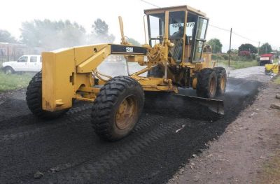 Calles marplatenses: reclamos, anuncios de campa�a y toneladas de asfalto