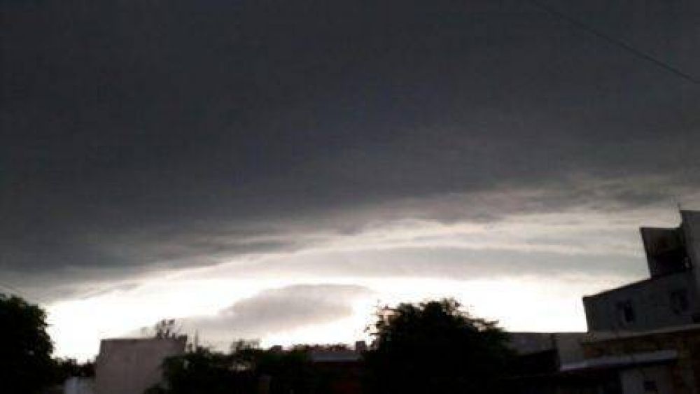 Lo que algunos calificaron como �Cola de Tornado� afect� a Trenque Lauquen, el sabado 31 de diciembre