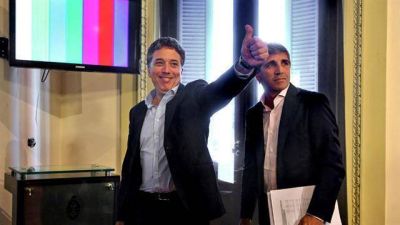 Nicol�s Dujovne complet� su equipo en el ministerio de Hacienda