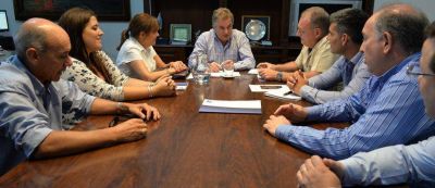 Servicio de energ�a el�ctrica: Gay se reuni� con representantes de EDES y OCEBA