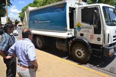 Presentaron un nuevo cami�n compactador de residuos
