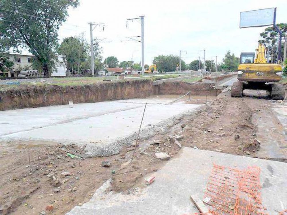 Avanza el bajov�as de Ezpeleta