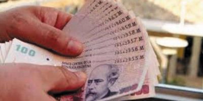 Pelea entre el gobierno y los gremios por la ca�da del salario real en 2016