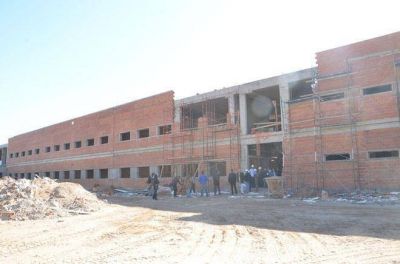 Terminar el nuevo hospital costar� m�s de 613 millones