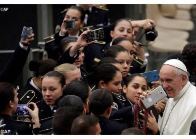 Al dolor y al llanto Dios responde con esperanza, dijo el Papa en la catequesis