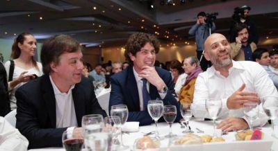Lousteau viene a la cumbre radical y da otro paso hacia su candidatura