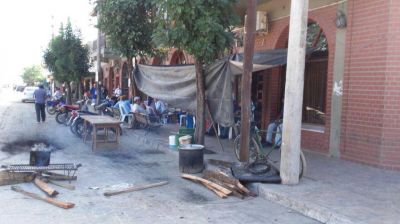 En Salvador Mazza, retomaron el paro municipal