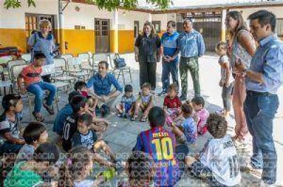 Petrecca encabez� el lanzamiento del programa �Escuelas de Verano�