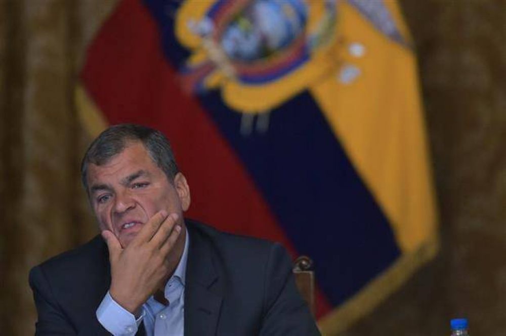 Correa dejar el poder con la economa en rojo